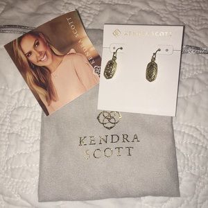 Kendra Scott lees